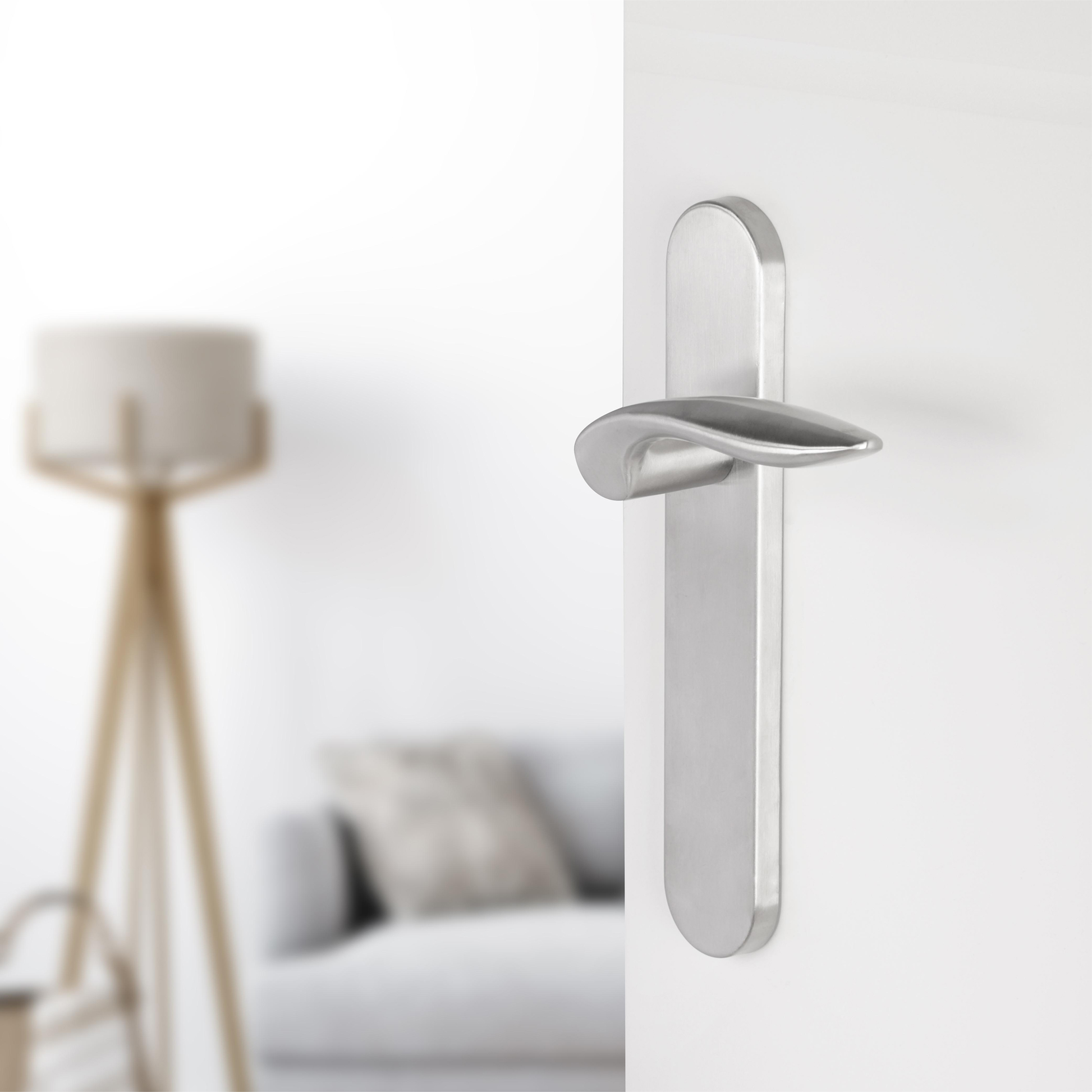 Differnz | Groningen deurkruk | ovaal schild | blind | mat chroom