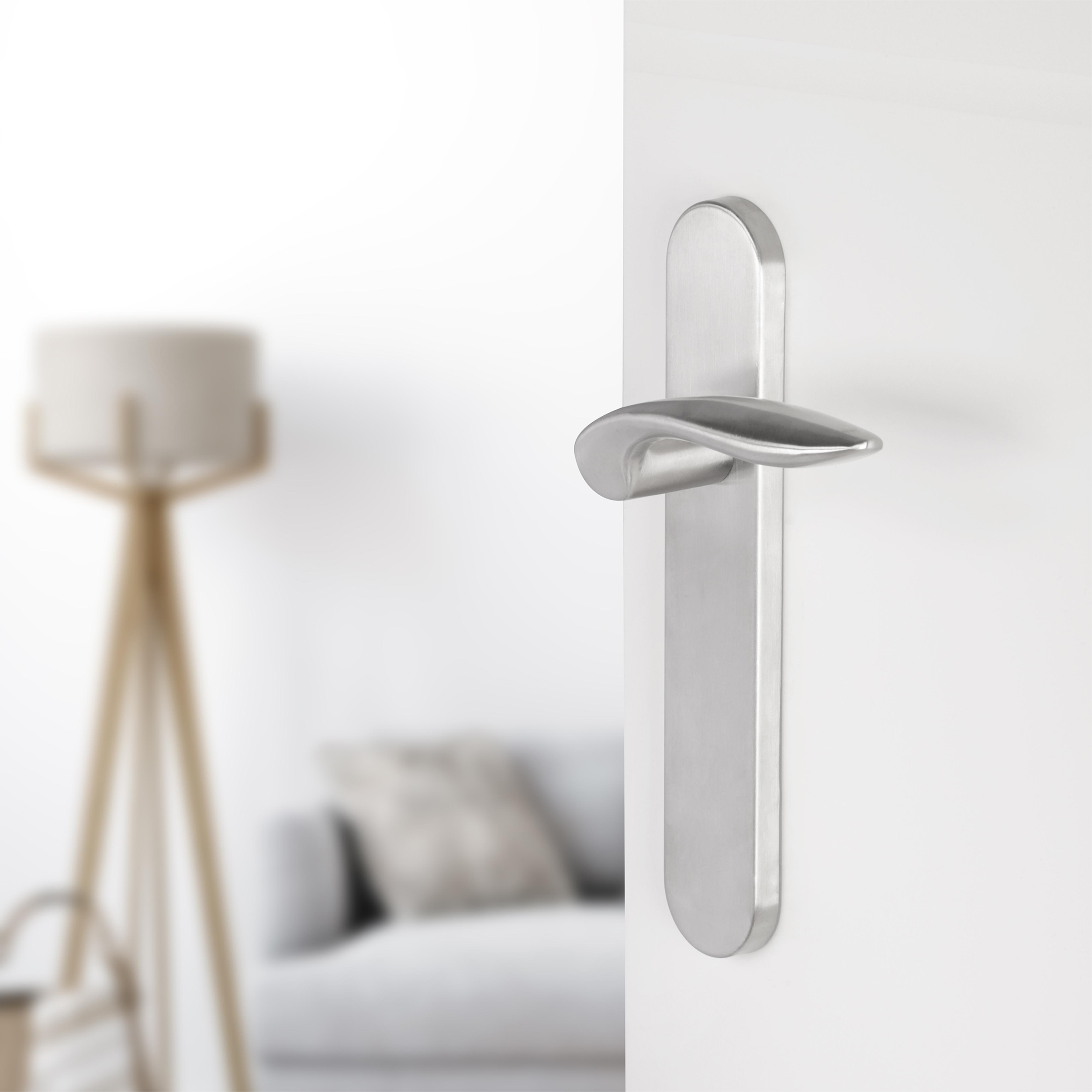 Differnz | Groningen deurkruk | ovaal schild | blind | mat chroom