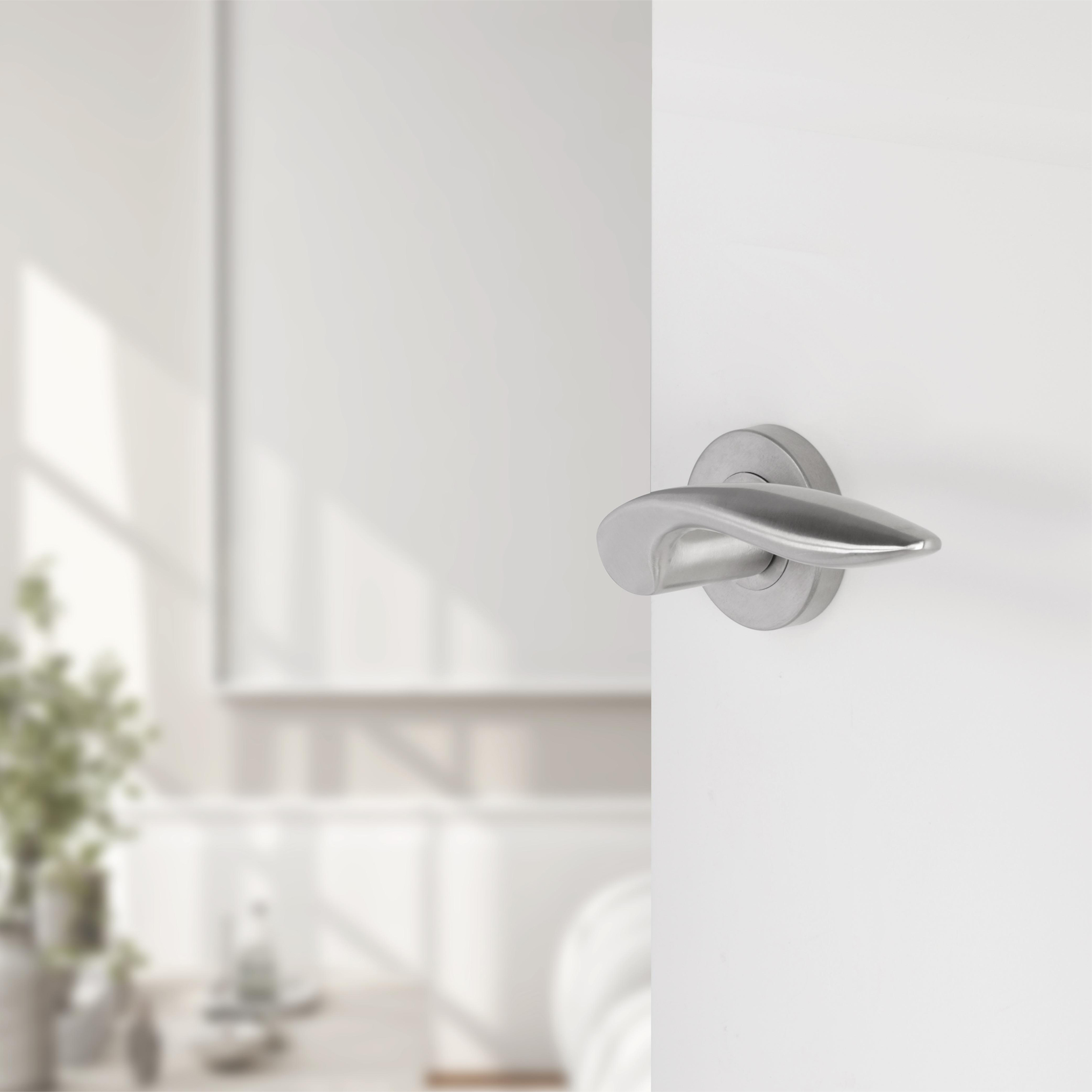 Differnz | Groningen deurkruk | rond rozet | mat chroom