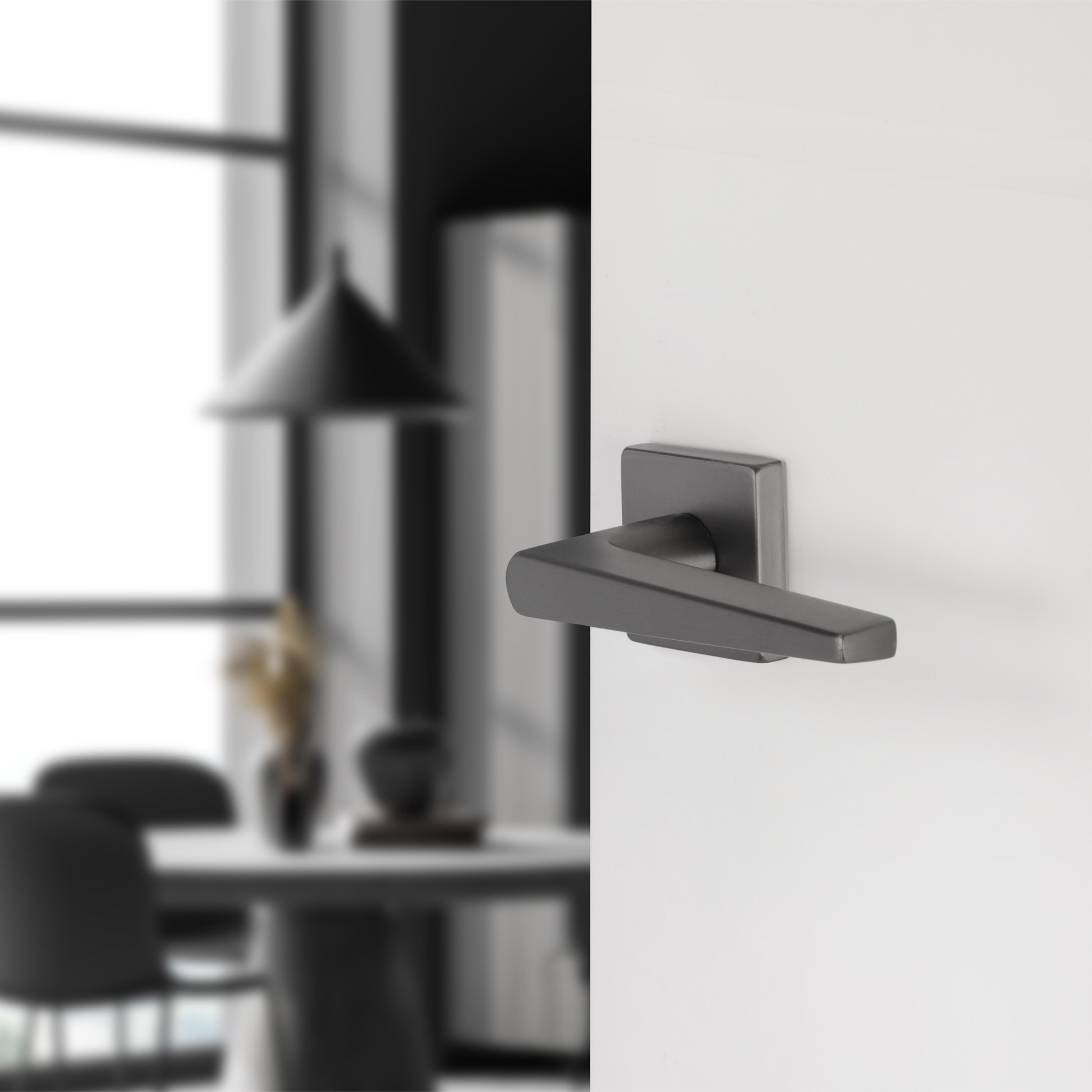 Differnz | Rotterdam deurkruk | vierkant rozet | gun metal