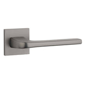 STILE | Deurkruk Naka | op vierkant rozet | Gunmetal - Deurbeslag-expert