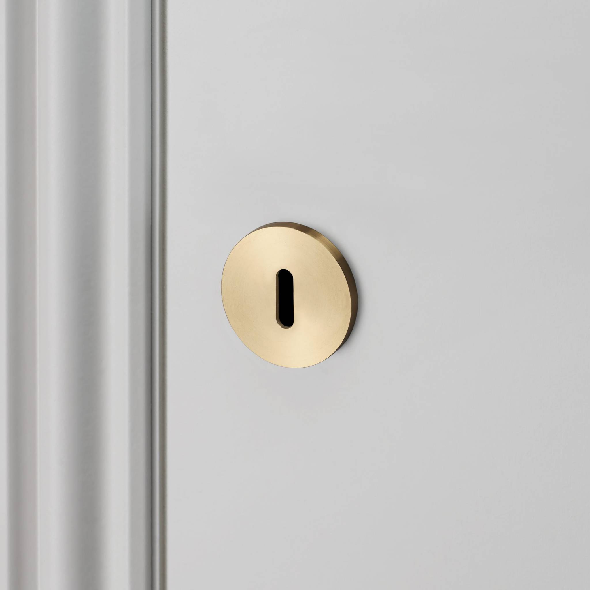 buster + punch | sleutelrozet | goud