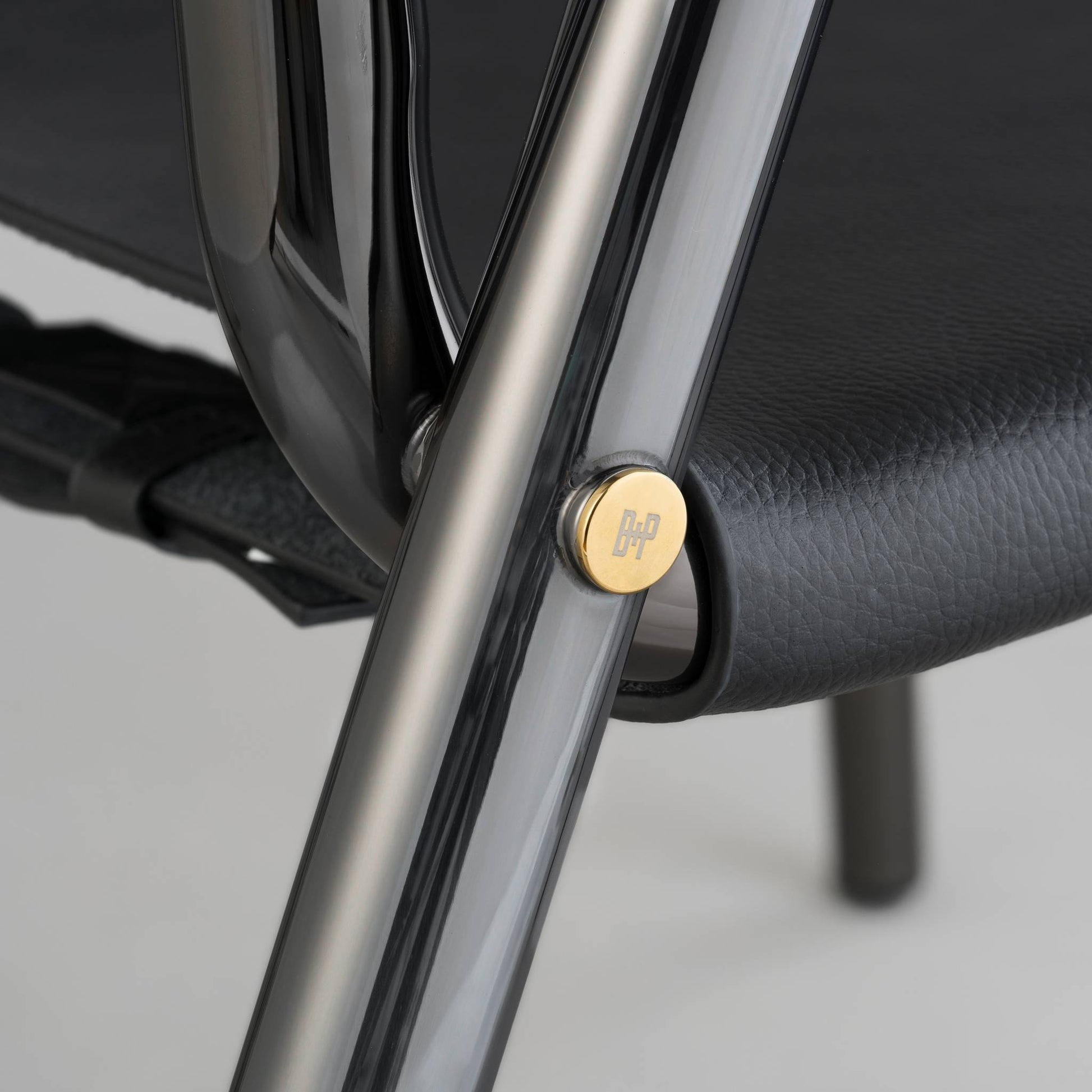 buster + punch | loungestoel the chopper chair | zwart