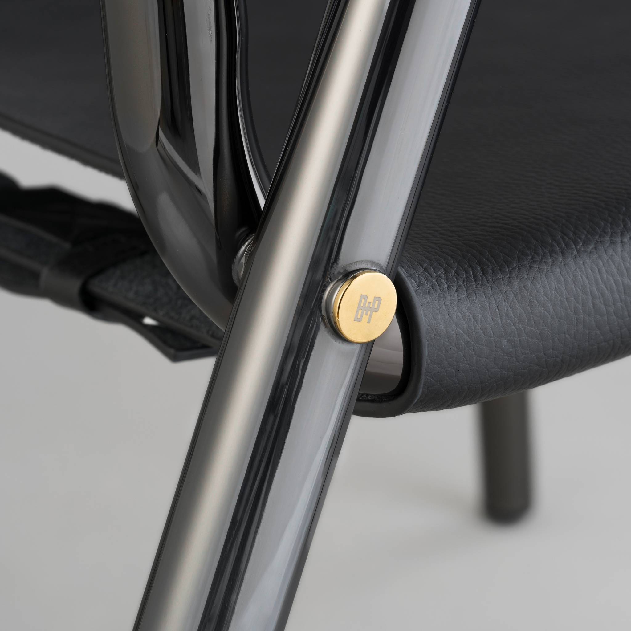 buster + punch | loungestoel the chopper chair | zwart