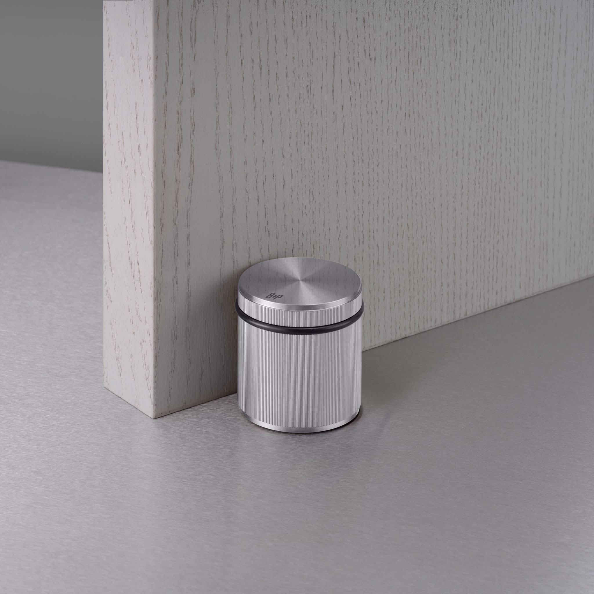 buster + punch linear | deurstopper vrijstaand | steel