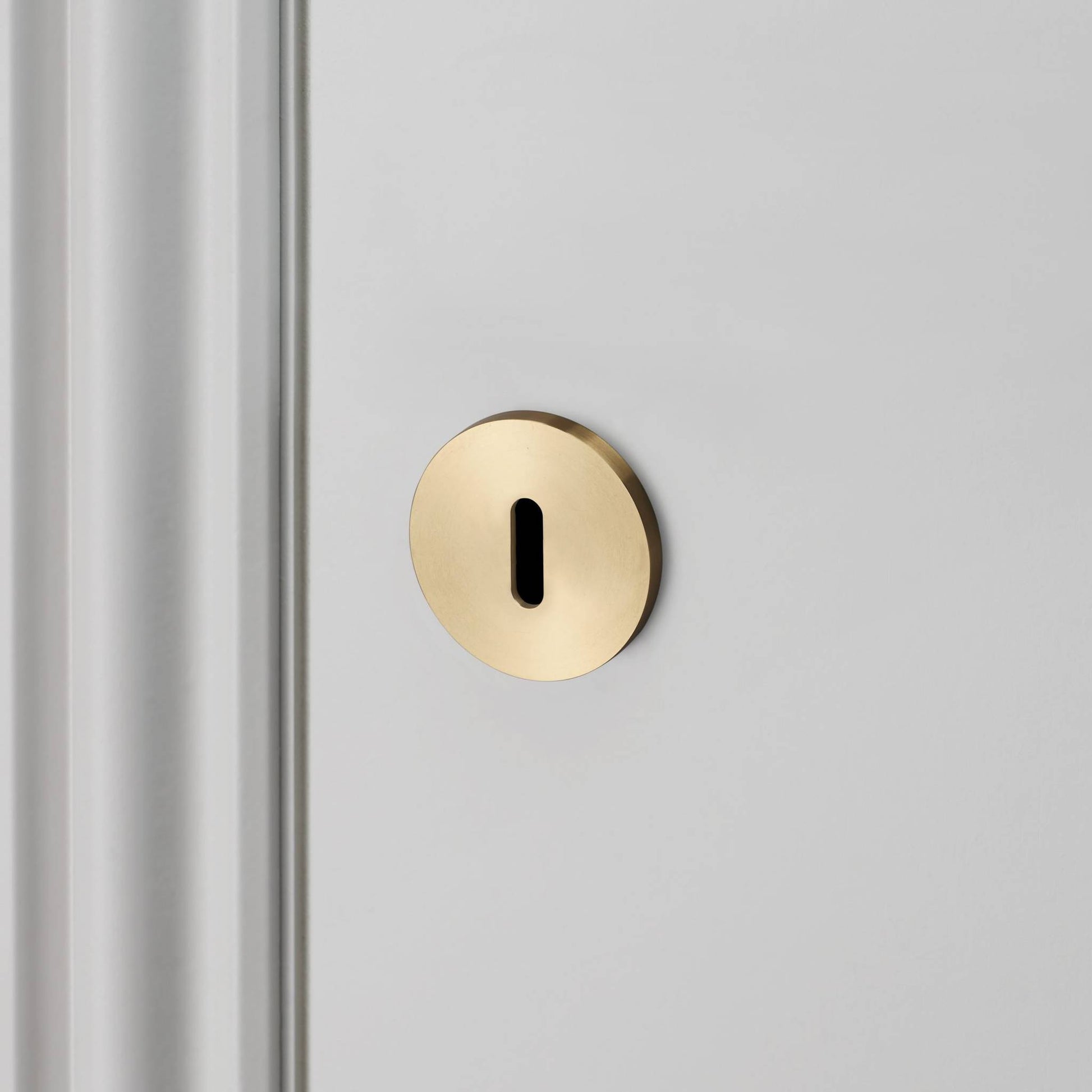 buster + punch | sleutelrozet | goud