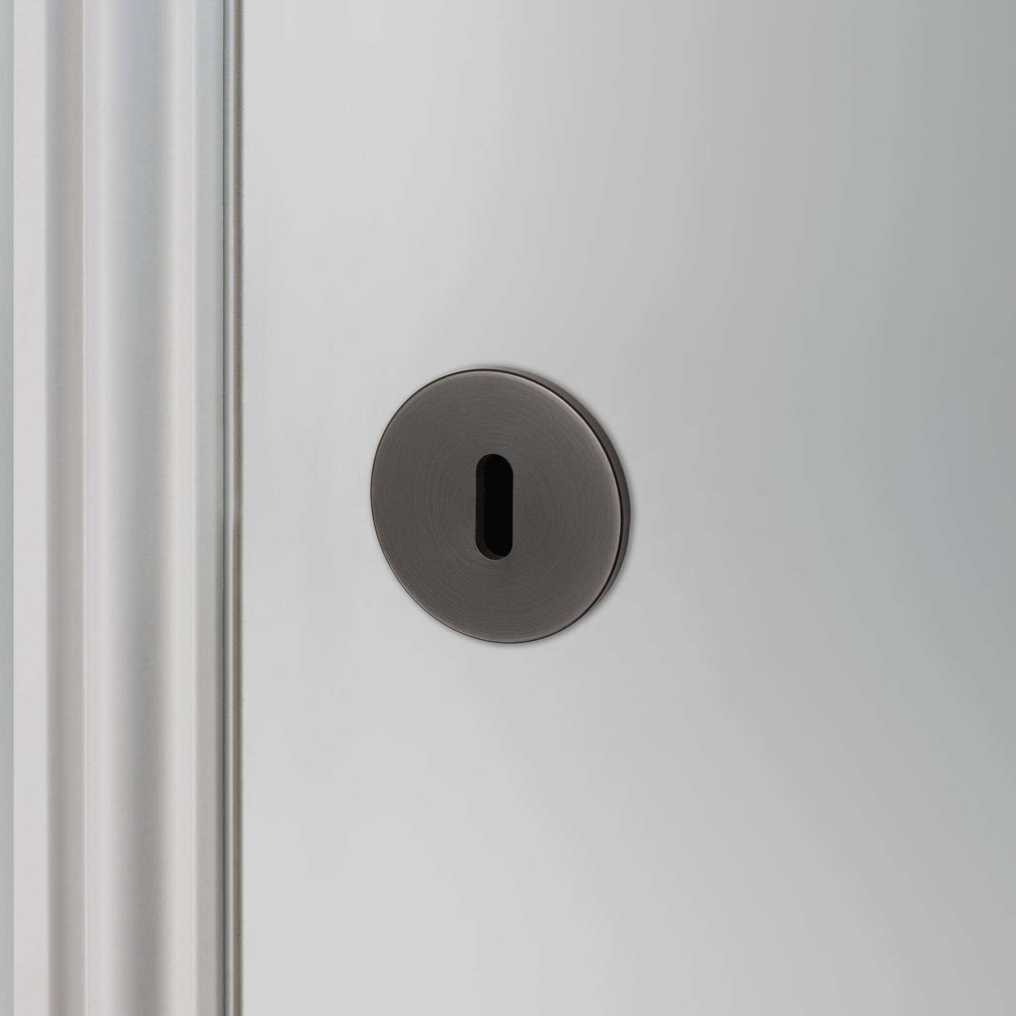 buster + punch | sleutelrozet | smoked bronze