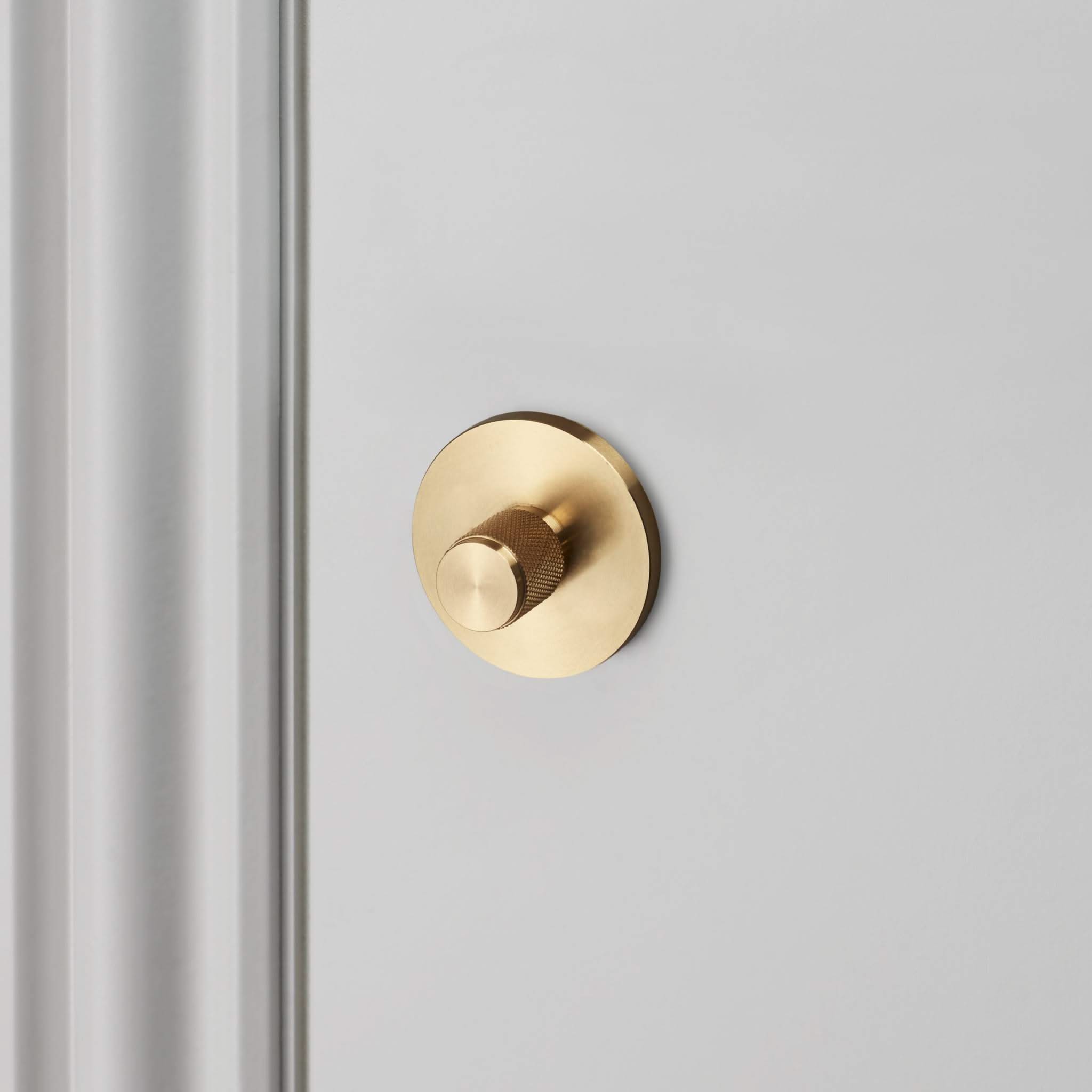 buster + punch cross | thumbturn-/wc-slot | brass