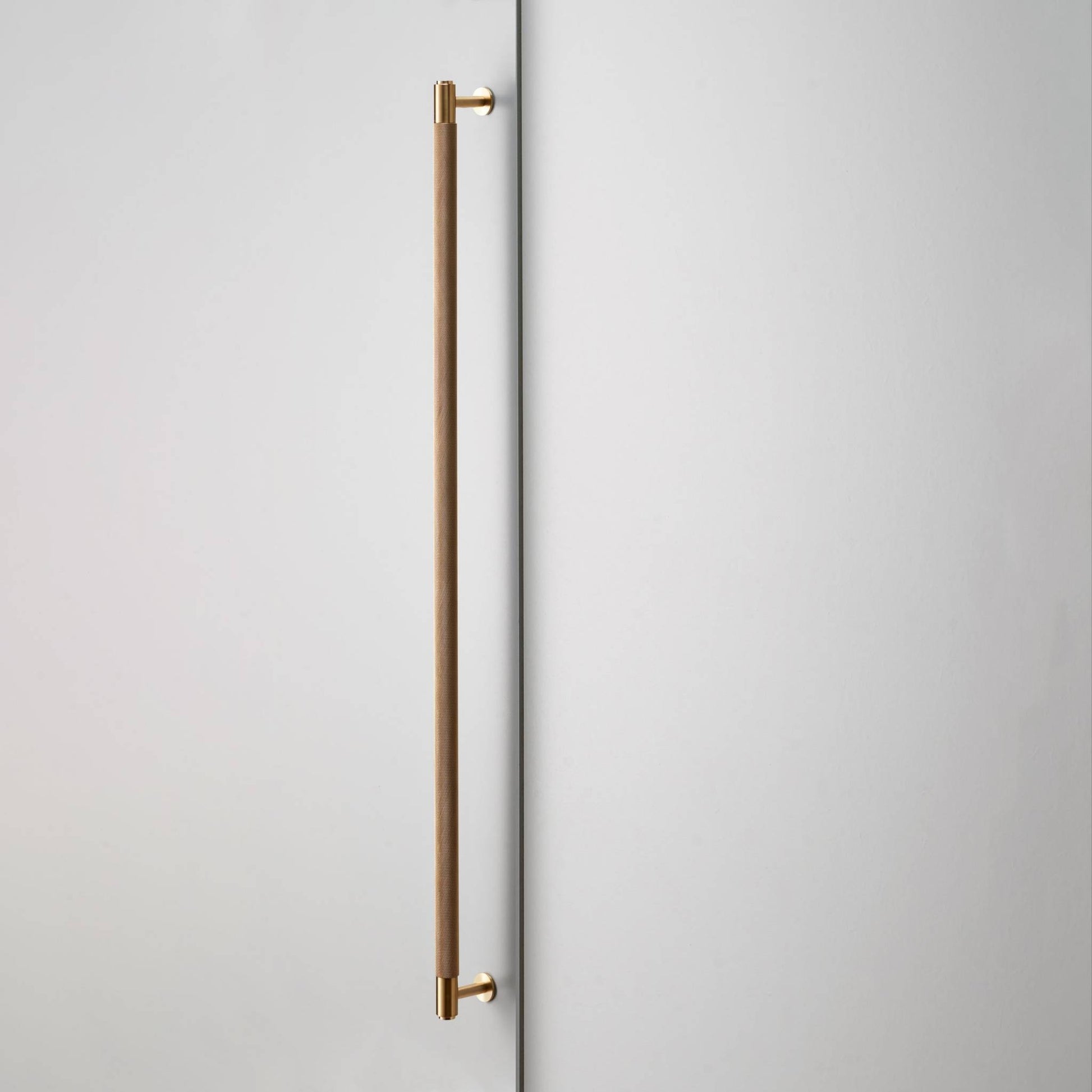 buster + punch cross | kastgreep | goud