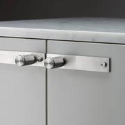 buster + punch cross | meubelknop op rozet | steel