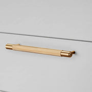 buster + punch cross | meubelgreep | goud
