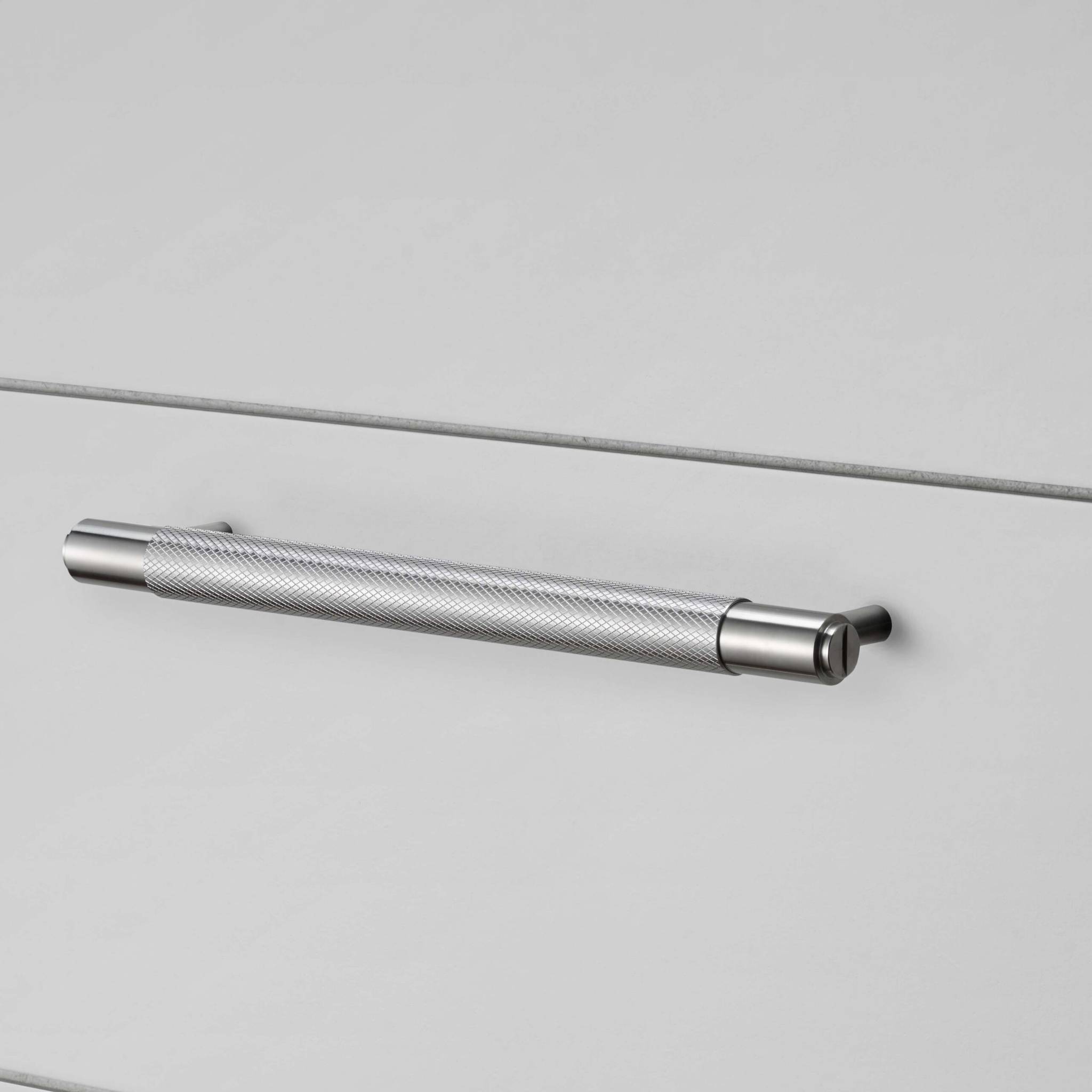 buster + punch cross | meubelgreep | steel