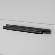 buster + punch cross | meubelgreep op rozet | black