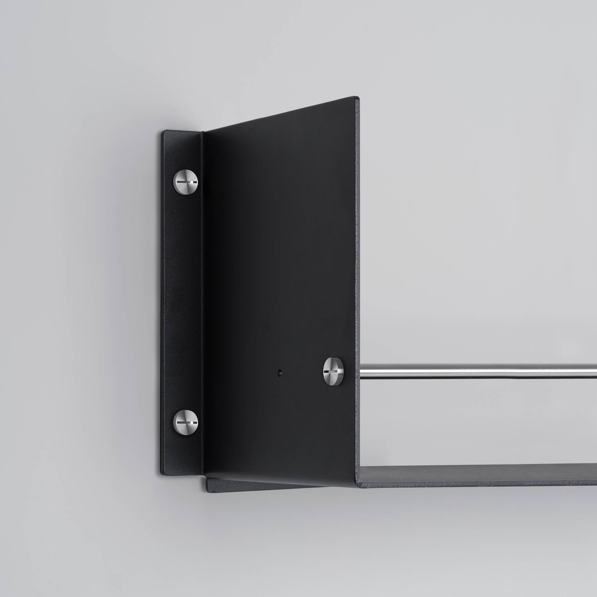 buster + punch | wandplank kitchen shelf girder | zwart