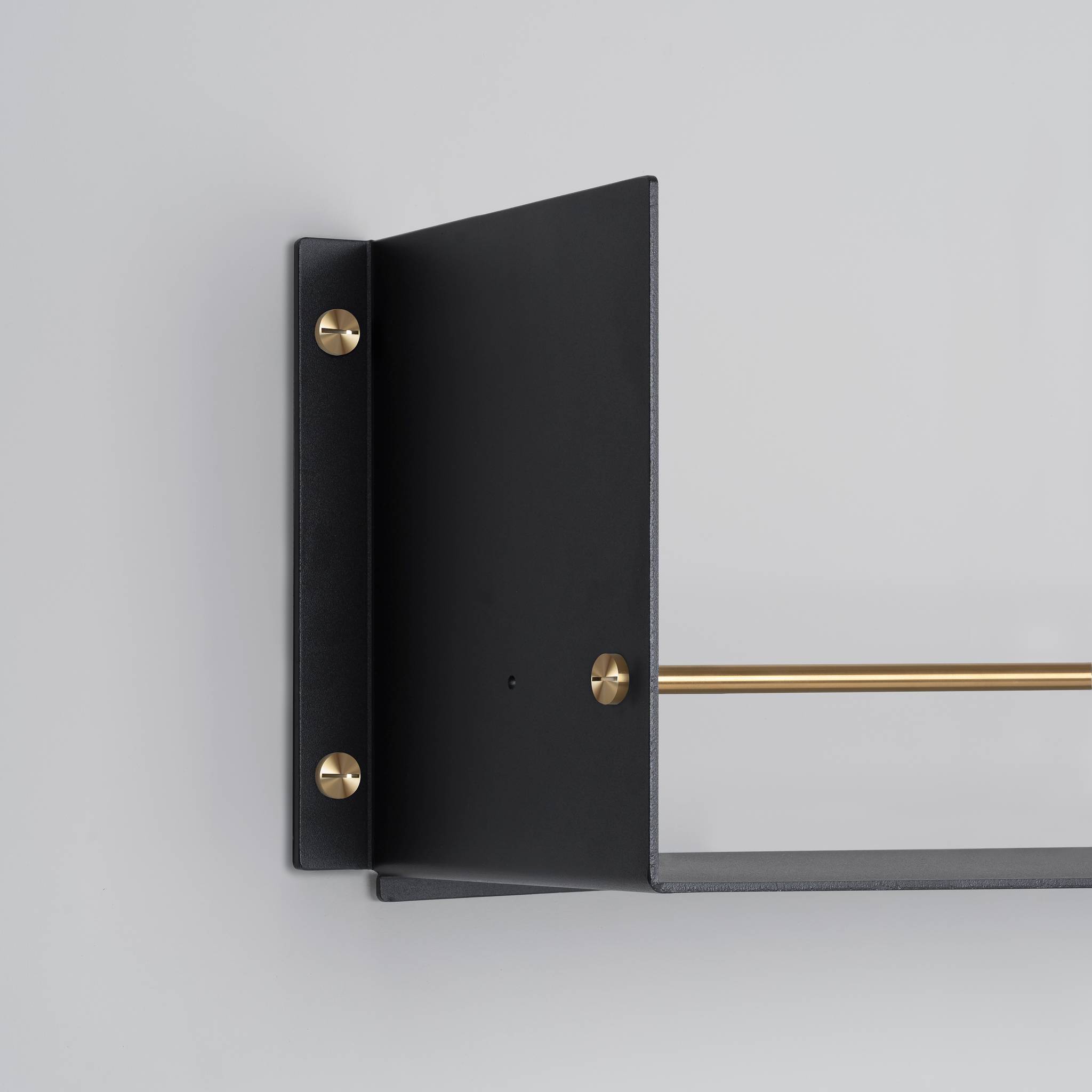 buster + punch | wandplank kitchen shelf girder | zwart