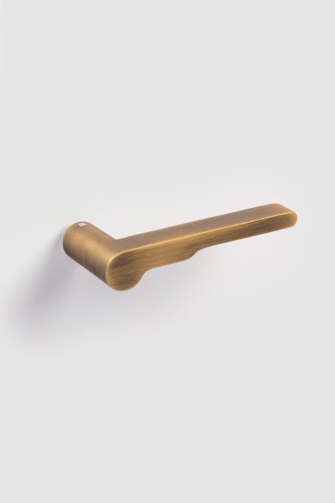 NUDA Wind deurkruk brushed goud detail