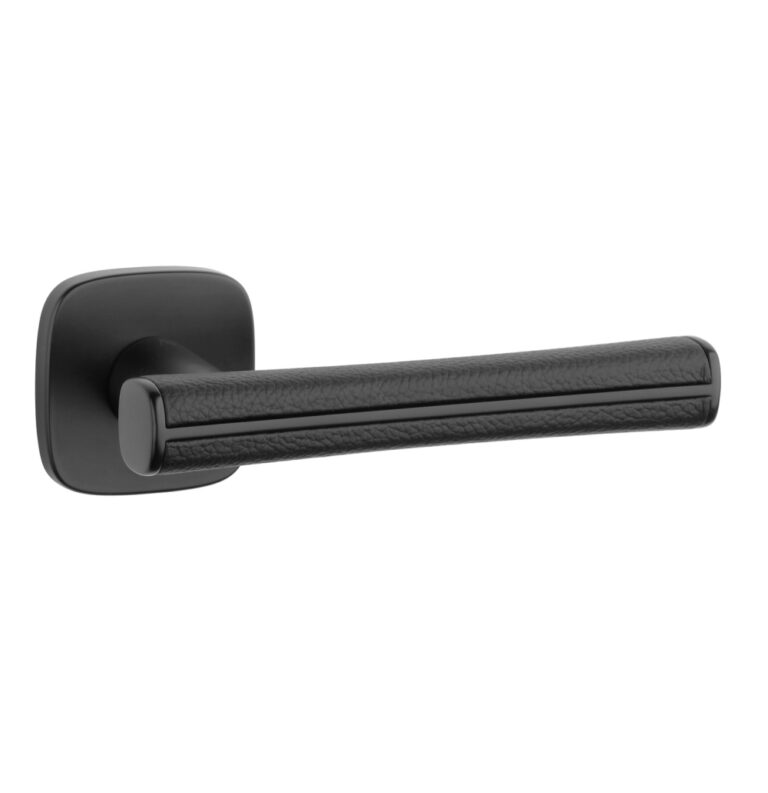 Davidia black door handle with Aprile leather